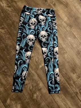Constantly Varied Gear Black & Blue Skull and Octopus Leggings NWOT